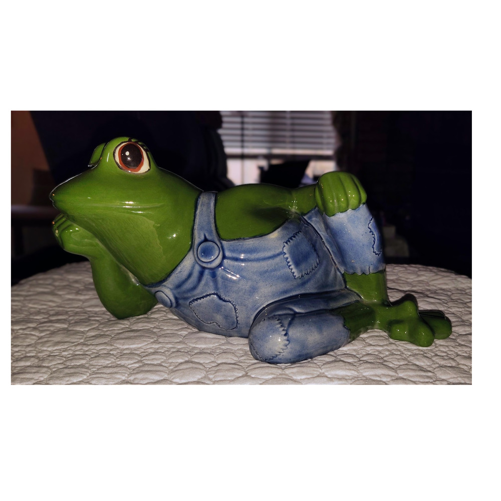Vintage Arnels Ceramic Reclining Hobo Frog from 1970's